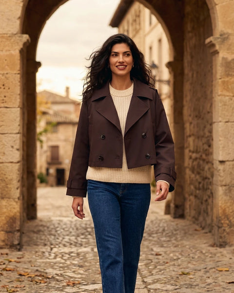 Chaqueta corta cruzada chocolate, look completo - Maravel